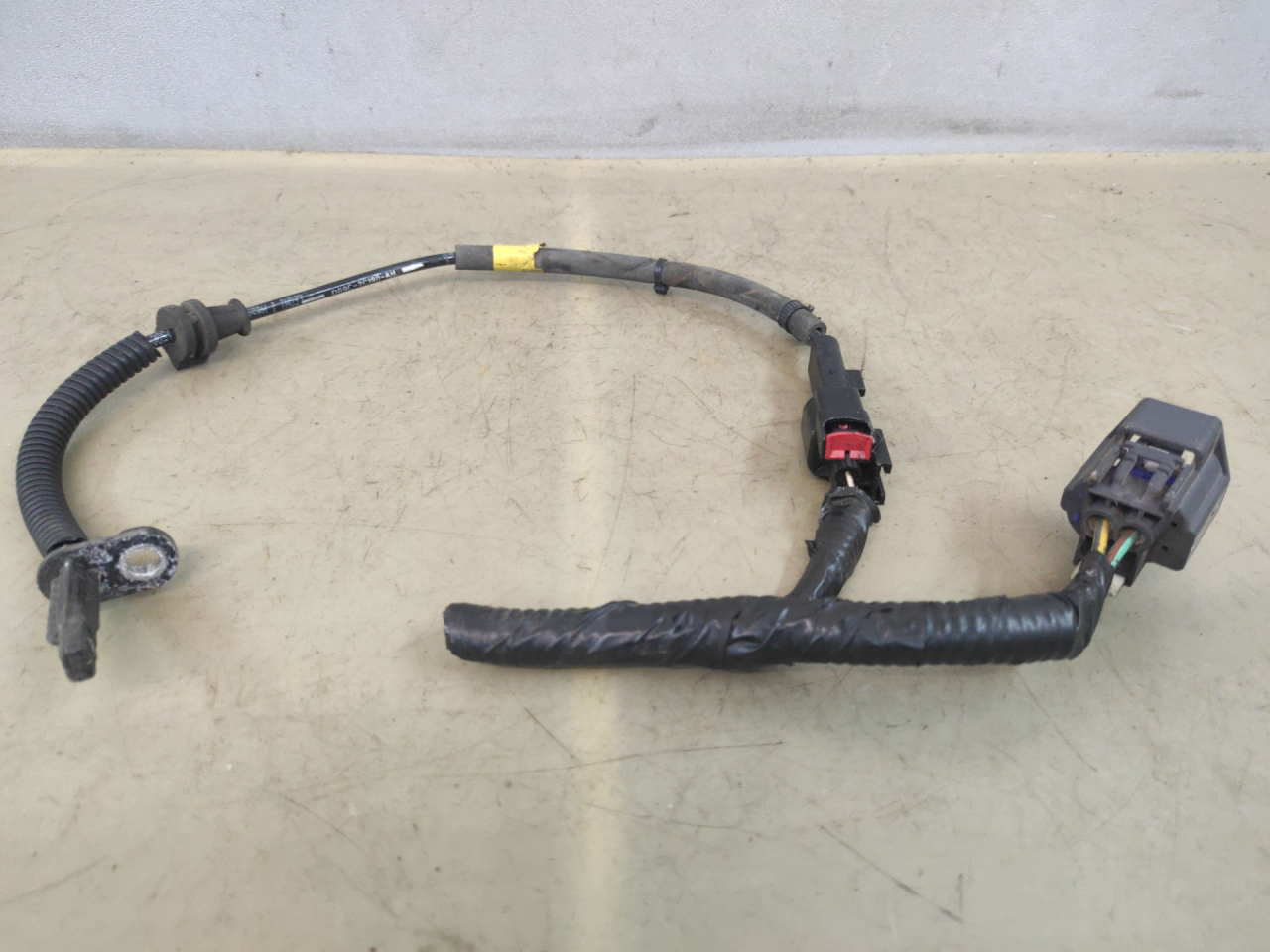 датчик ABS Ford Edge 2 поколение CD539 2018, 2.0 л., бензин, АКПП, черный, внедорожник 5 дв., полный привод - фото №1