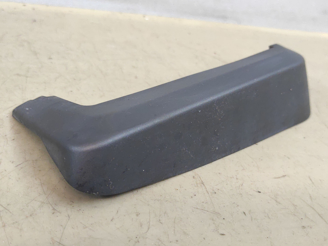 ус под фонарь левый Volkswagen Jetta 7 поколение 2019, 1.4 л., бензин, АКПП, белый, седан, передний привод, 17A946309 - фото №1