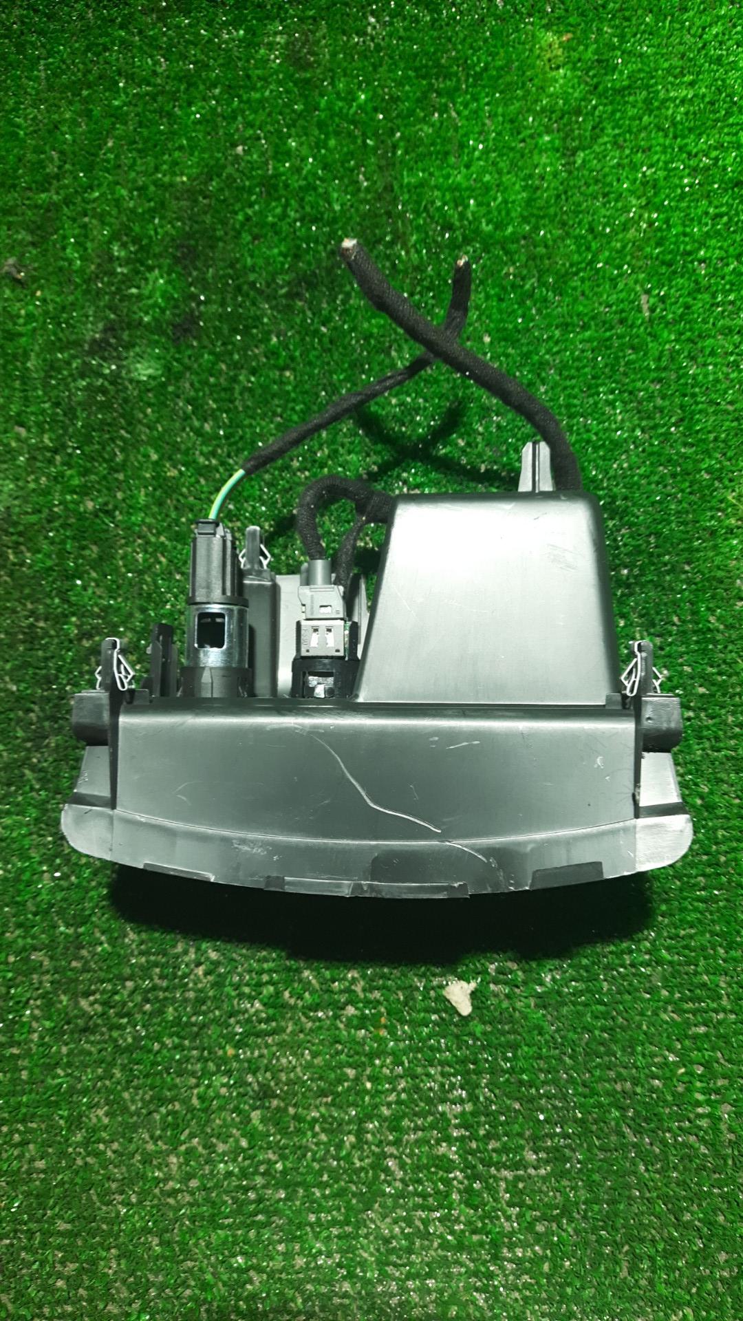 прикуриватель Peugeot 2008 1 поколение 2015, 1.6 л., EP6, бензин, АКПП, универсал, передний привод, правый руль - фото №1