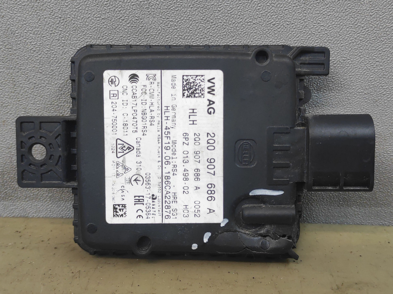 датчик мертвых (слепых) зон Volkswagen Jetta 7 поколение 2019, 1.4 л., бензин, АКПП, синий, седан, передний привод, 2Q0907686A - фото №1