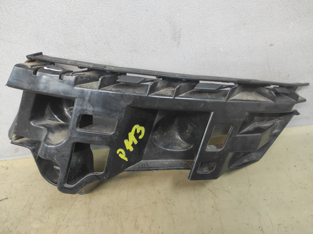 Крепление бампера заднего Volkswagen Jetta 7 поколение 2019, 1.4 л., бензин, АКПП, синий, седан, передний привод, 17A807454 - фото №1