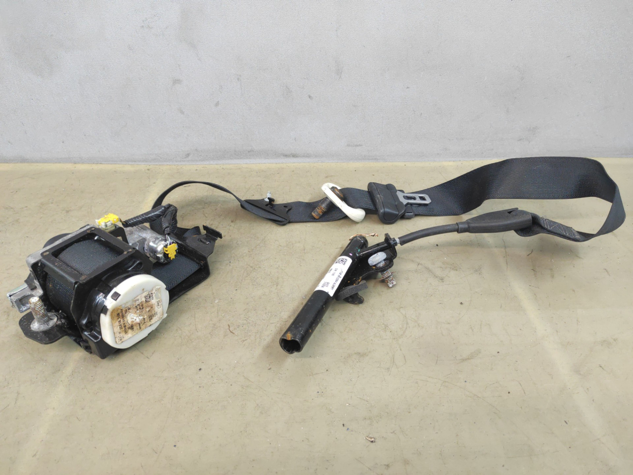 ремень безопасности Ford Edge 2 поколение CD539 2018, 2.0 л., бензин, АКПП, черный, внедорожник 5 дв., полный привод - фото №1