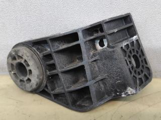 кронштейн радиатора Chevrolet Equinox 3 поколение 2018, 1.5 л., бензин, АКПП, серый 139х, минивэн, передний привод, 84164532