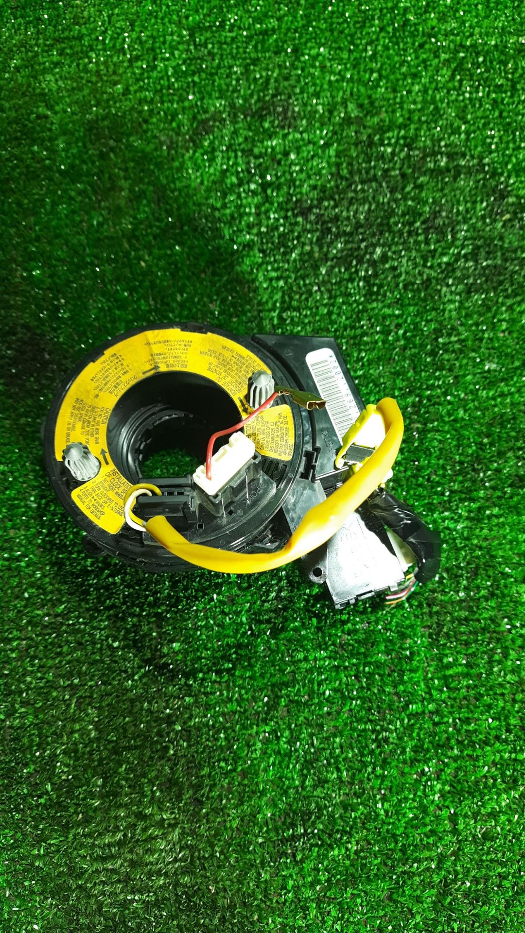 шлейф руля Mazda 5 CR 2005, 2.0 л., LF17, бензин, АКПП, минивэн, передний привод, правый руль - фото №1