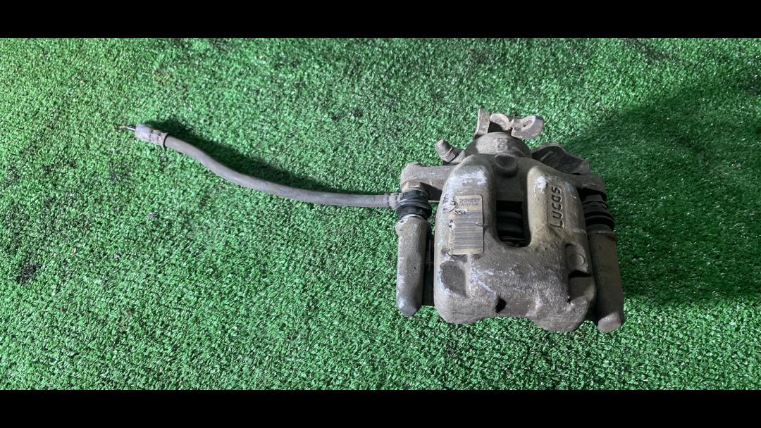 суппорт задний левый Peugeot 2008 1 поколение 2015, 1.6 л., EP6, бензин, АКПП, универсал, передний привод, правый руль - фото №1