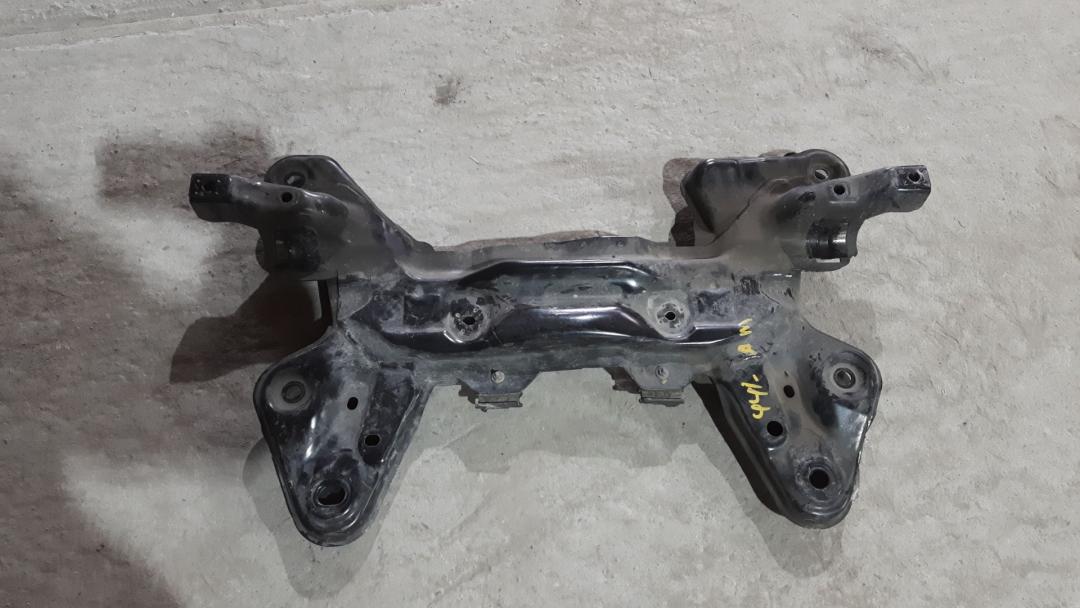 балка подвески передняя (подрамник) Citroen DS3 1 поколение 2012, 1.6 л., 5FV (EP6CDT), бензин, МКПП, белый, хетчбэк 3 дв., передний привод, правый руль - фото №1