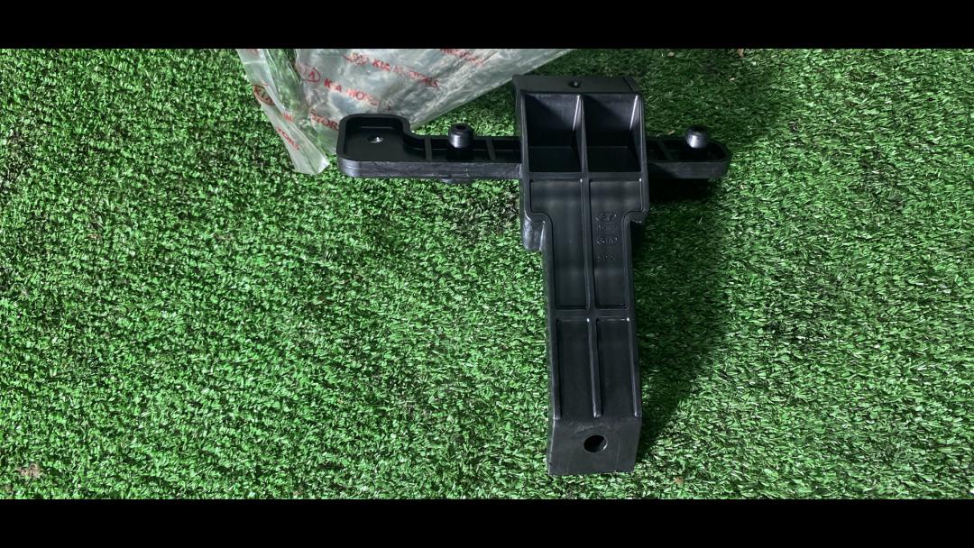 Крепление бампера заднего Kia Ceed 2 поколение 2013, 86639A2250 - фото №1