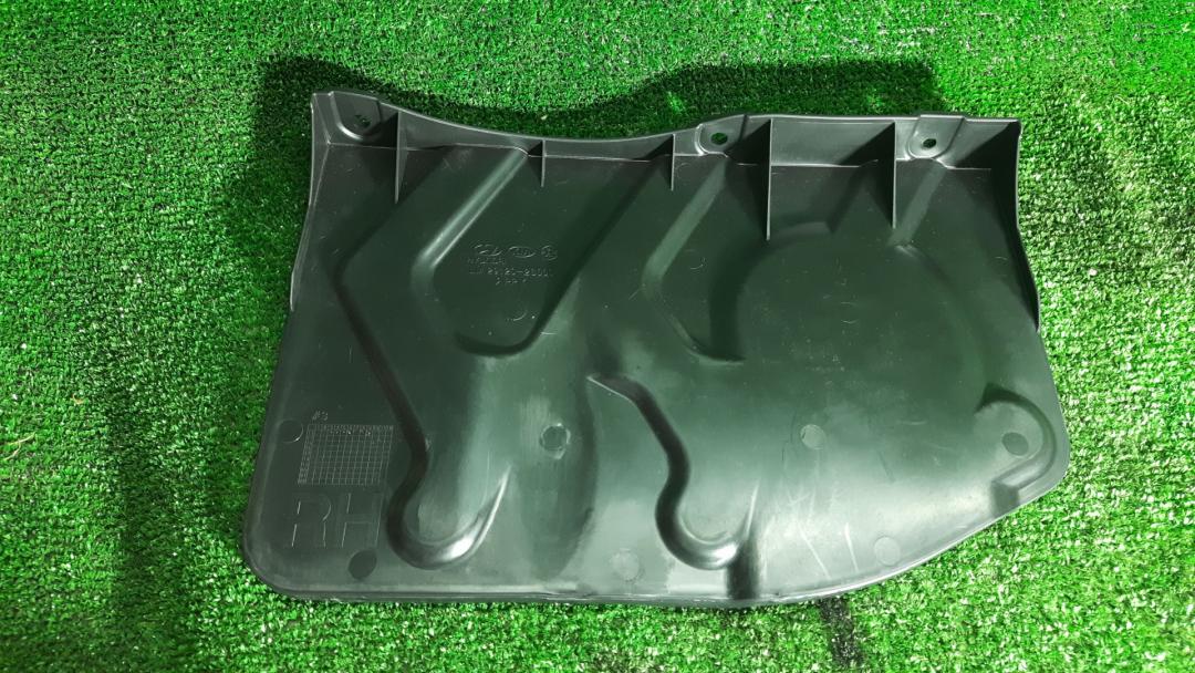 планка под капот Kia Sportage 3 поколение 2013 - фото №1