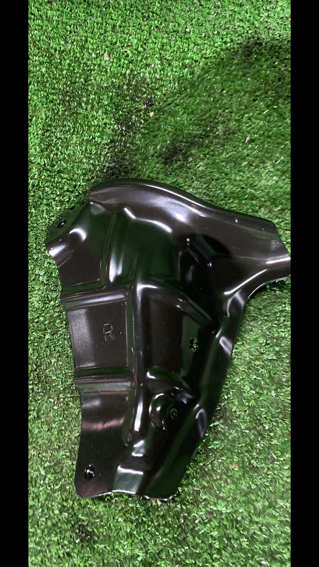 внутреннее крепление крыла правого Kia Rio 4 поколение 2017, 64587H2000 - фото №1