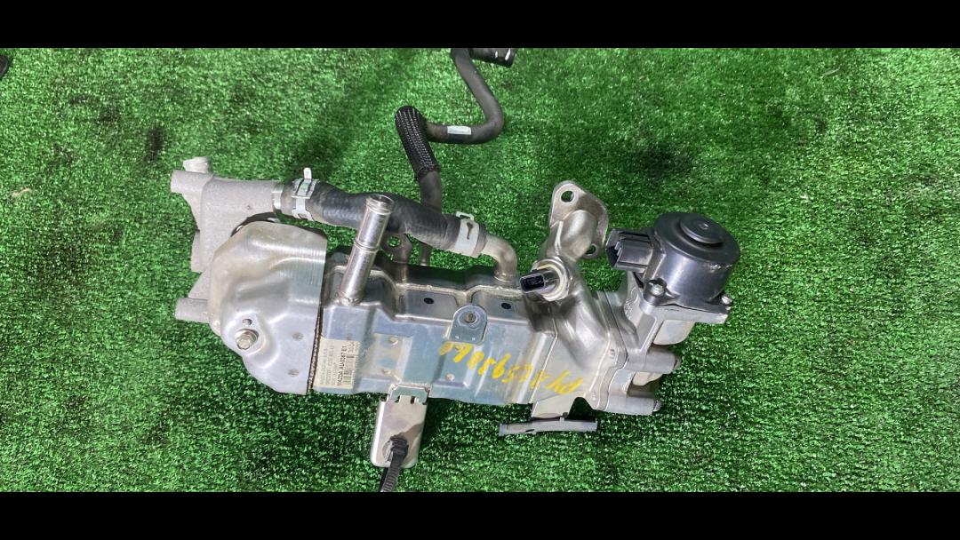 клапан EGR Mazda CX-9 2 поколение 2017, 2.5 л., бензин, АКПП, красный, полный привод, правый руль - фото №1