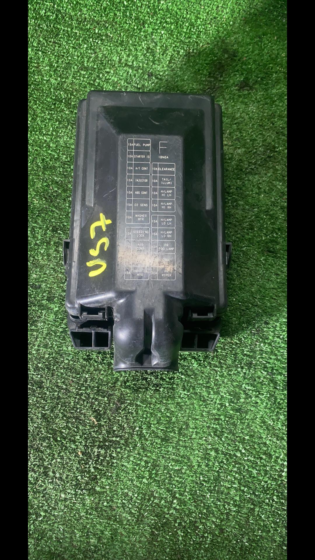 блок предохранителей Infiniti G 4 поколение 2008, 3.7 л., бензин, АКПП, купе, задний привод - фото №1