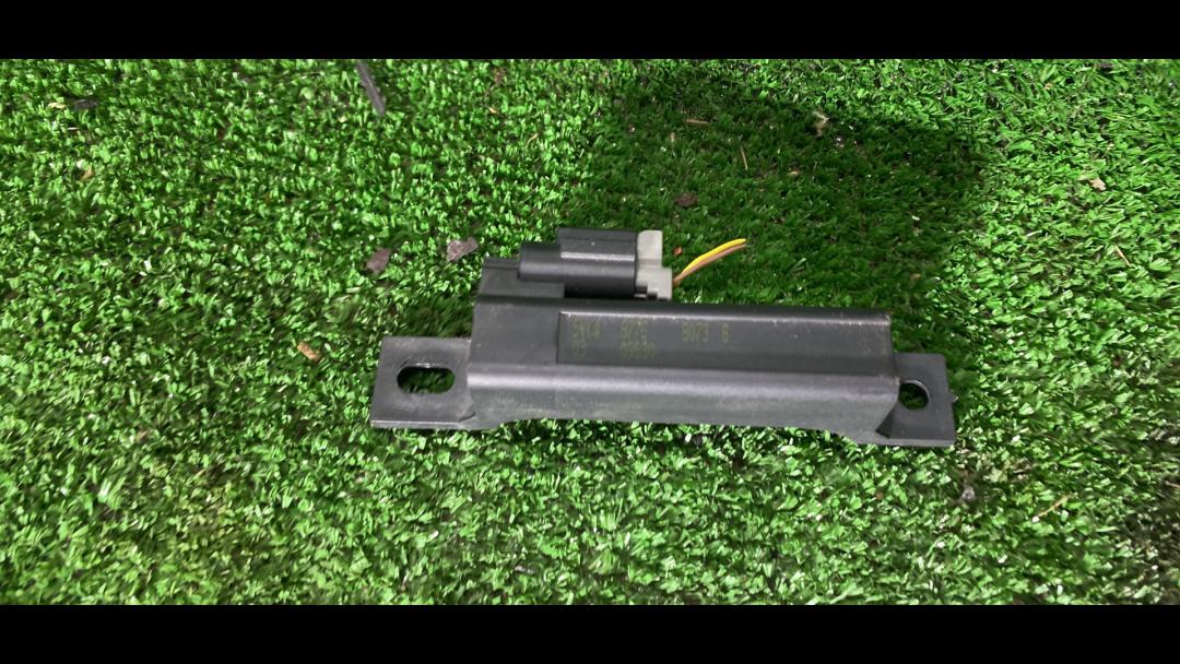 Антенна системы комфортного доступа Infiniti G 4 поколение 2008, 3.7 л., бензин, АКПП, купе, задний привод - фото №1