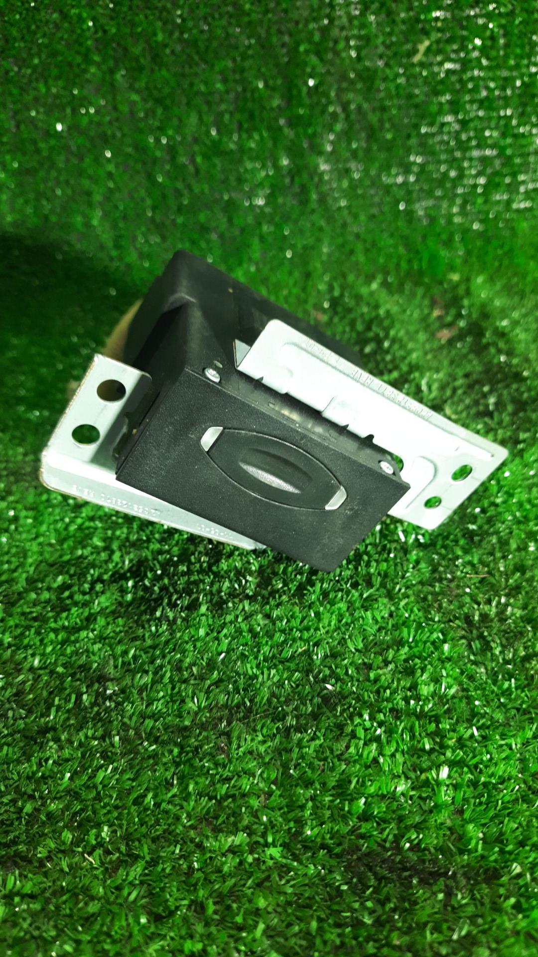 замок зажигания Infiniti G 4 поколение 2008, 3.7 л., бензин, АКПП, купе, задний привод - фото №1