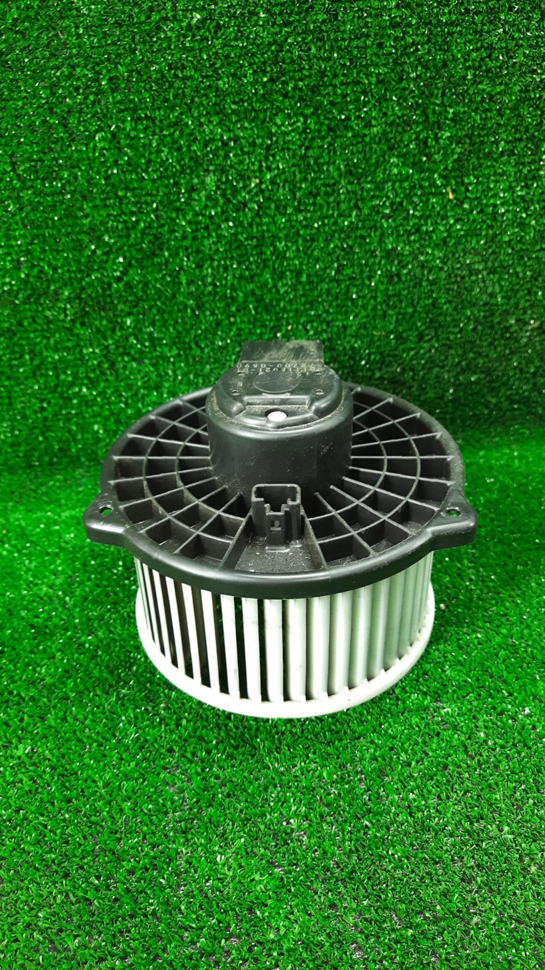 моторчик печки Mazda CX-7 1 поколение 2007, 2.3 л., бензин, АКПП, передний привод - фото №1