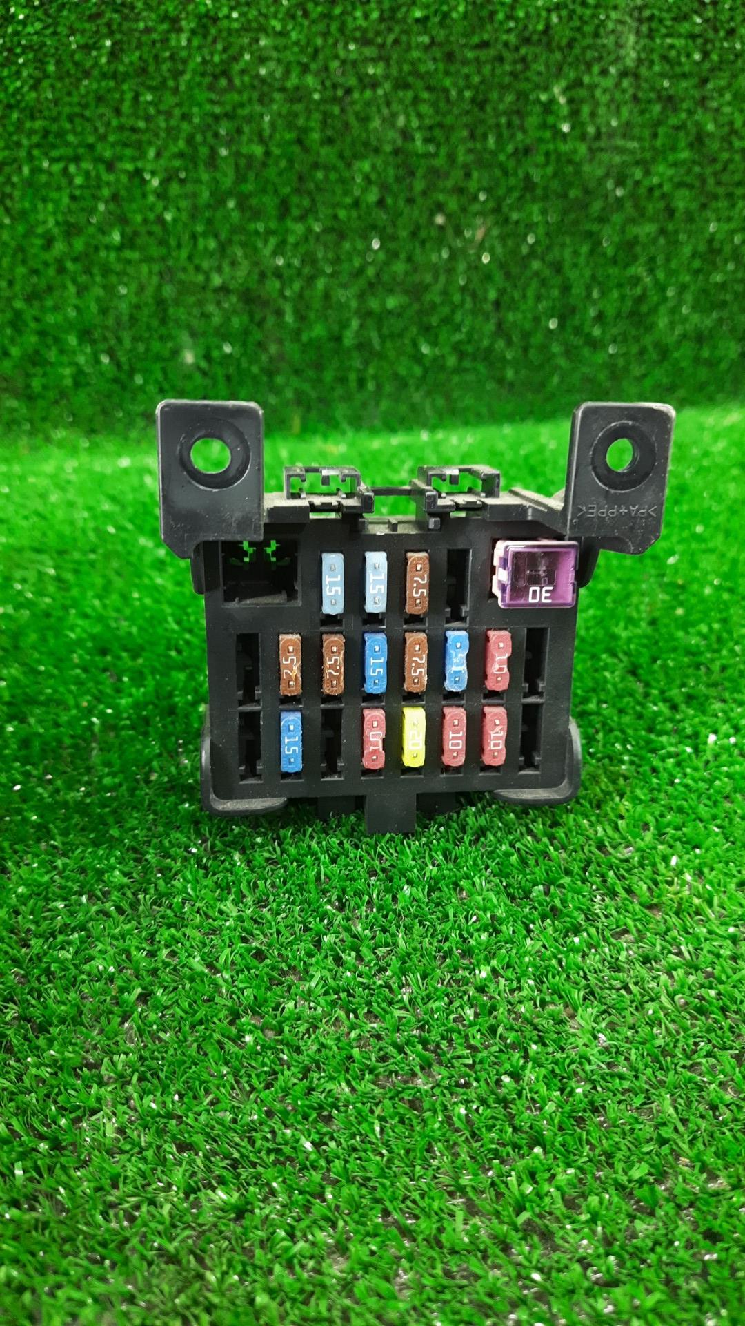 блок предохранителей Mazda CX-7 1 поколение 2007, 2.3 л., бензин, АКПП, передний привод - фото №1