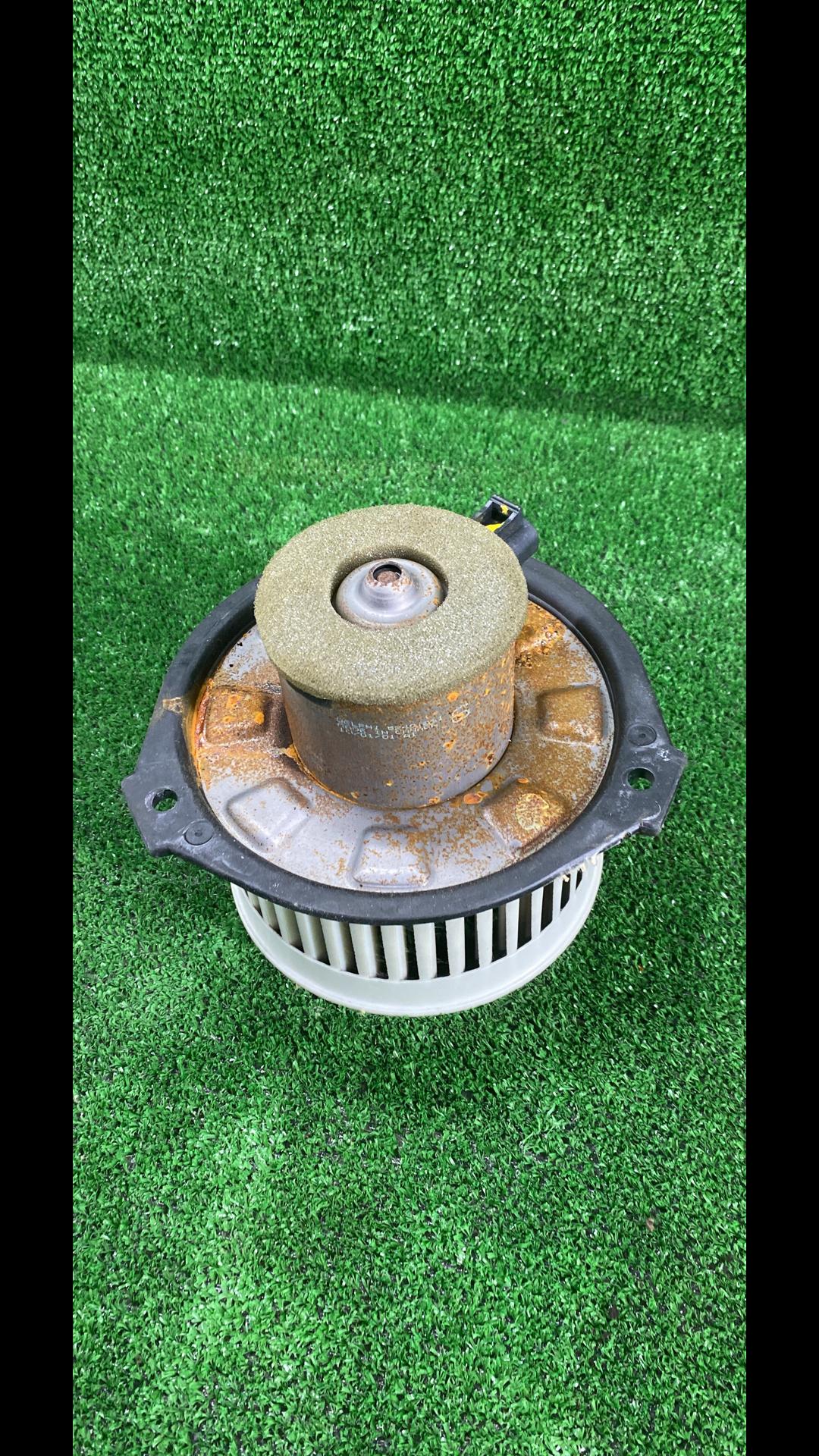 моторчик печки Chevrolet TrailBlazer 1 поколение 2003, 4.2 л., АКПП, полный привод - фото №1