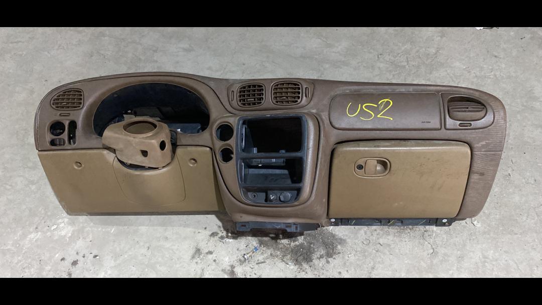 панель передняя салона (торпедо) Chevrolet TrailBlazer 1 поколение 2003, 4.2 л., АКПП, полный привод - фото №1