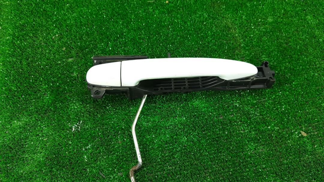 ручка наружная Toyota Camry 7 поколение XV40 2009, 2.4 л., i, 2AZ-FE, бензин, АКПП, белый, седан, передний привод - фото №1