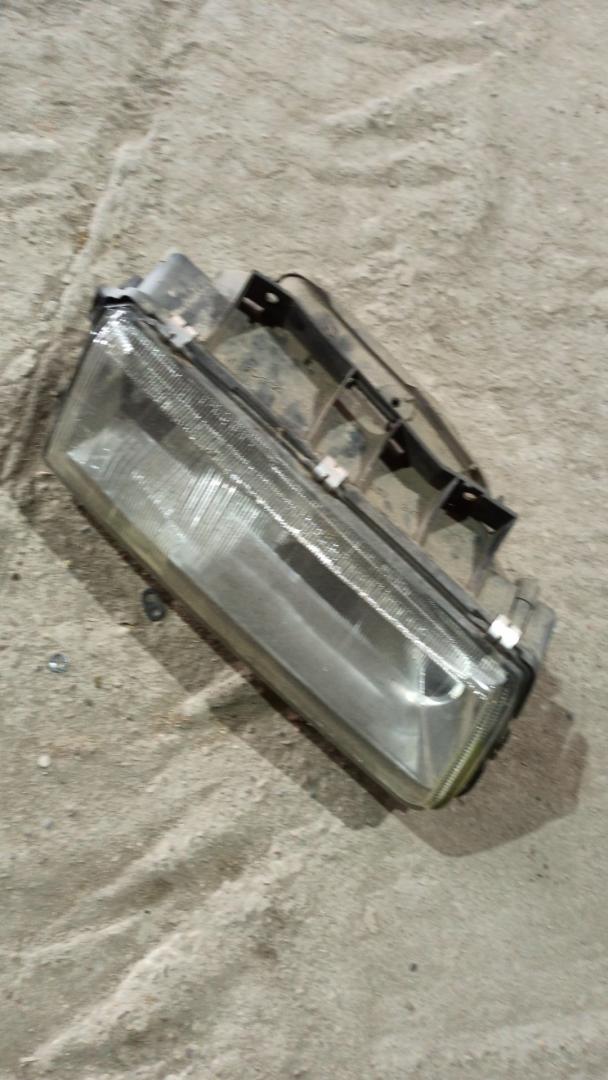 фара правая Citroen Xantia 1 поколение 1996, 2.1 л., дизель, МКПП, универсал - фото №1