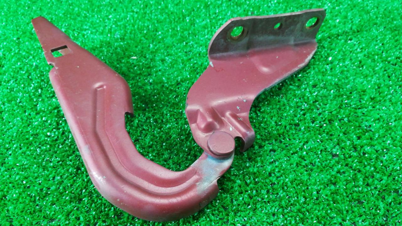 петля капота левая Mitsubishi Outlander 2 поколение 2008, 3.0 л., i, 6B31, бензин, красный, внедорожник 5 дв., полный привод - фото №1