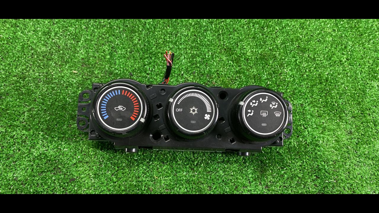 блок управления печки / климат-контроля Mitsubishi Outlander 2 поколение 2008, 3.0 л., i, 6B31, бензин, красный, внедорожник 5 дв., полный привод - фото №1