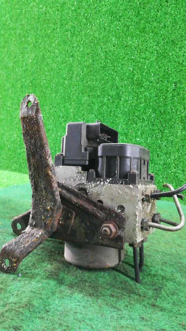 блок ABS Chevrolet Equinox 1 поколение 2005, 3.4 л., бензин, АКПП, хетчбэк 5 дв., полный привод, 72958250902 - фото №1