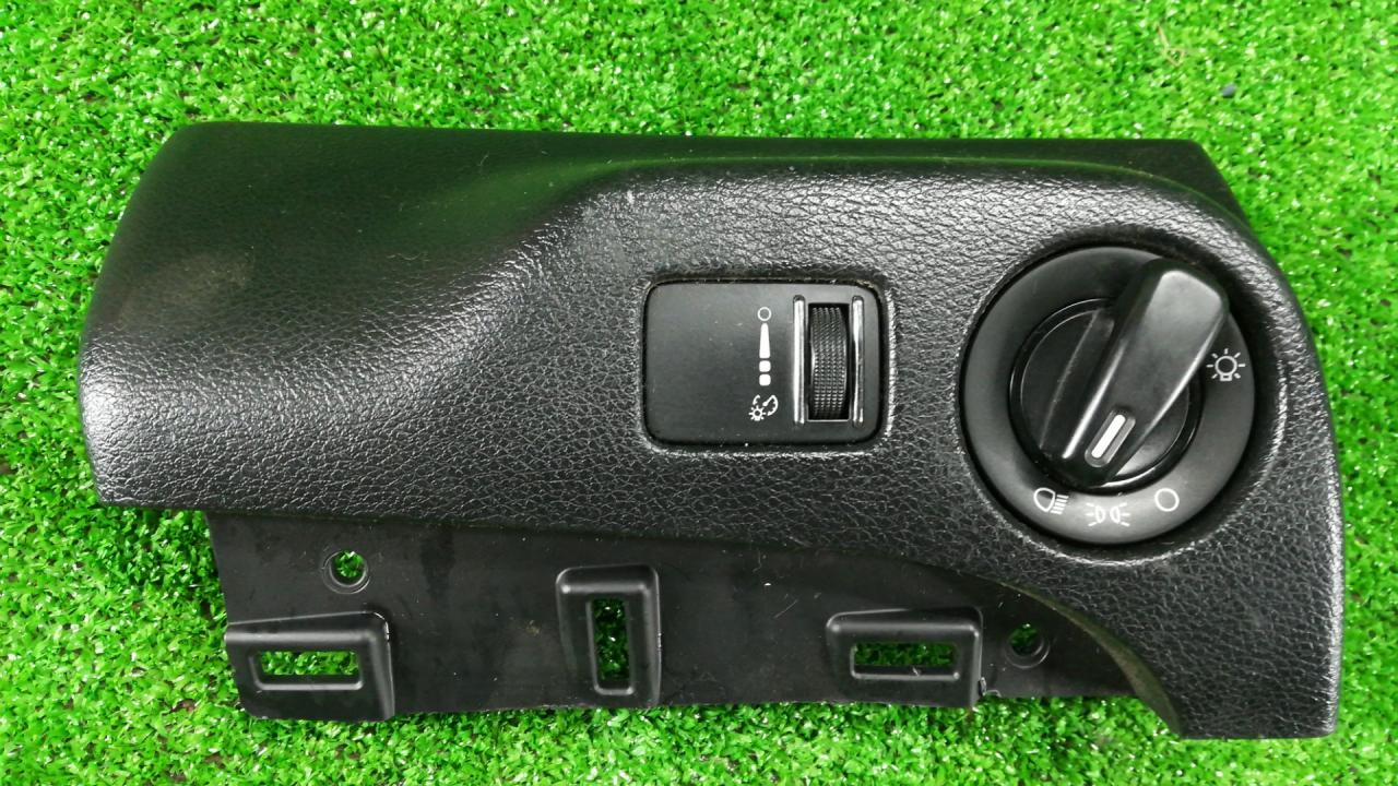 блок управления светом Dodge Grand caravan 5 поколение 2010, 3.6 л., бензин, АКПП, минивэн, передний привод - фото №1