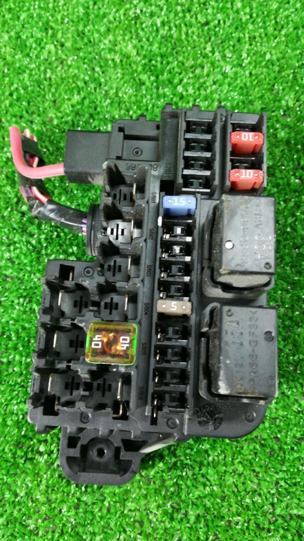 блок предохранителей Chevrolet Trax 1 поколение 2014, 1.4 л., бензин, АКПП, хетчбэк 5 дв., передний привод - фото №1