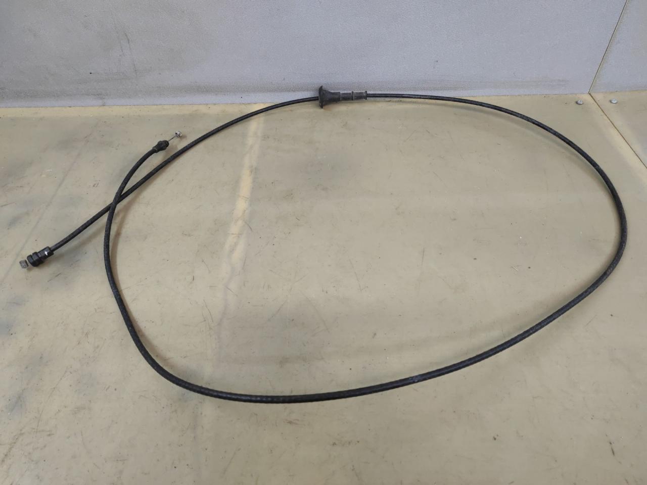 трос капота Chevrolet Trax 1 поколение 2014, 1.4 л., бензин, АКПП, хетчбэк 5 дв., передний привод - фото №1