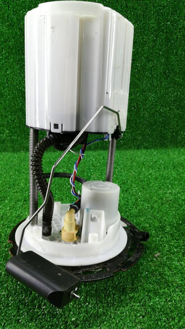 насос топливный Chevrolet Trax 1 поколение 2014, 1.4 л., бензин, АКПП, хетчбэк 5 дв., передний привод - фото №1