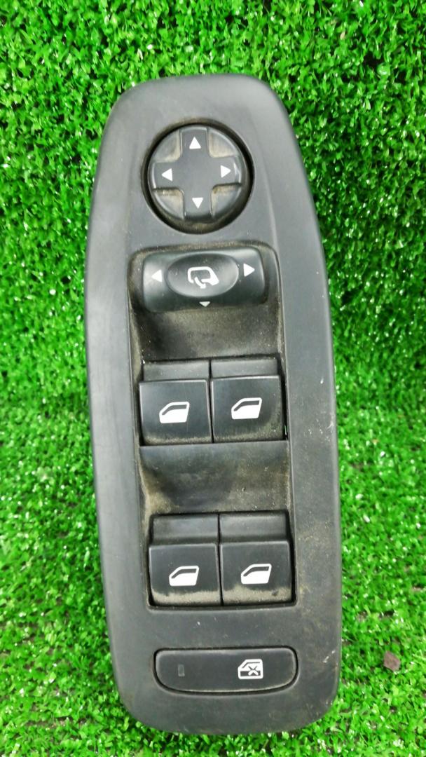 блок управления стеклоподъемниками Peugeot 2008 1 поколение 2015, 1.6 л., EP6, бензин, АКПП, универсал, передний привод, правый руль - фото №1