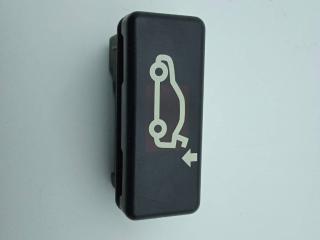 кнопка открытия багажника BMW X6 E71/E72 2009, 3.0 л., бензин, АКПП, внедорожник 5 дв., 8375580