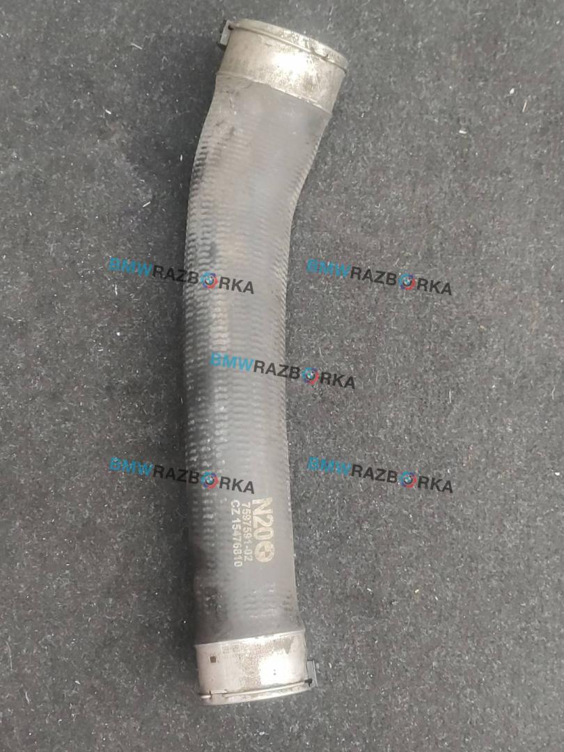 патрубок интеркулера BMW 3 серия F30/F31/F34 F30 2012, 2.0 л., N20 B20 A, бензин, АКПП, черный, седан, задний привод, правый руль, 7597591 - фото №1