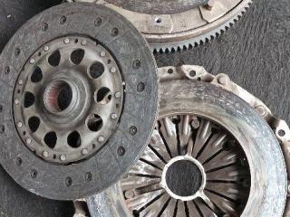 маховик BMW 5 серия F10/F11 [рестайлинг] F10 2013, 2.0 л., D, N47 D20 C, дизель, МКПП, белый, седан, задний привод, правый руль