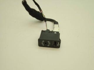 разъем AUX / USB BMW 2 серия Gran Tourer F46 2017, 1.5 л., B37 C15 A, дизель, МКПП, минивэн, 9266607
