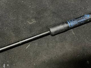 амортизатор капота BMW 7 серия F01/F02 F01 2009, 3.0 л., N57 D30 A, дизель, АКПП, седан, задний привод, правый руль