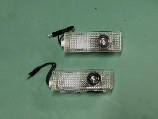подсветка двери BMW 5 серия F07/F10/F11 2012, 3.0 л., N57 D30 A, дизель, хетчбэк 5 дв., задний привод, правый руль