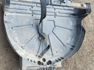 крепление запаски BMW X3 E83 [рестайлинг] E83 2007, 3.5 л., M57D30 (306D5), дизель, АКПП, внедорожник 5 дв., полный привод, правый руль