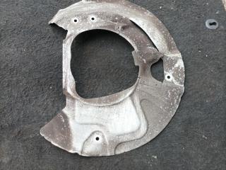 защитный кожух тормозного механизма BMW X5 F15 (2013 - 2018), 4.0 л., гибрид, АКПП, a52, внедорожник 5 дв., полный привод, правый руль, 6857978