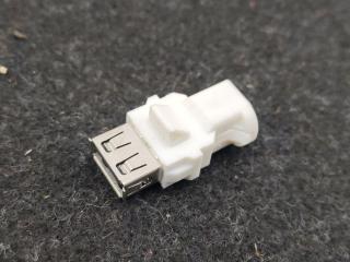 разъем AUX / USB BMW 8 серия G14/G15 G16 2021, 4.0 л., бензин, АКПП, с36, седан, задний привод, 9390501