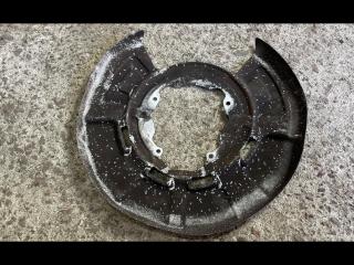 защитный кожух тормозного механизма BMW X5 E70 [рестайлинг] 2012, 3.0 л., дизель, серебристый, внедорожник 5 дв., правый руль, 6771967