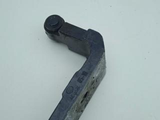 петля двери BMW 5 серия F07/F10/F11 2010, 3.0 л., дизель, 7185635