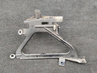 крепление крыла переднего левого BMW 7 серия F01/F02 2012, 4.4 л., i, N63 B44 A, бензин, АКПП, седан, полный привод, 7184179