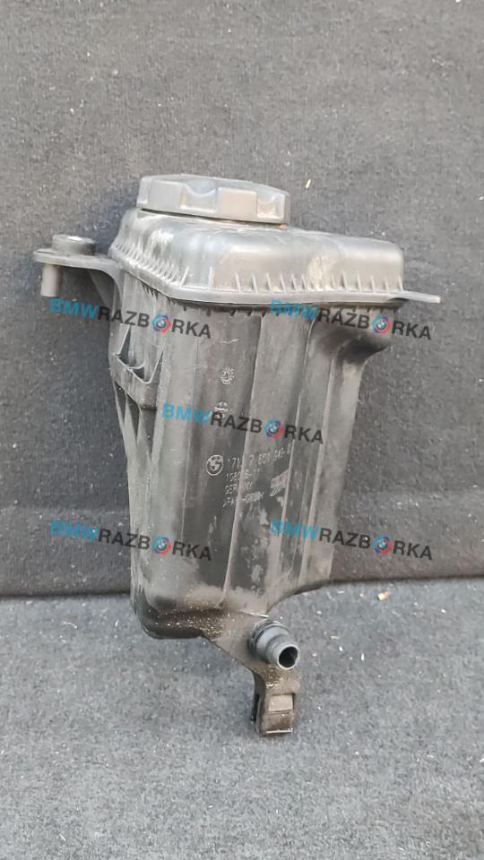 бачок расширительный BMW 5 серия F07/F10/F11 2011, 3.0 л., бензин, АКПП, седан, 7601949 - фото №1
