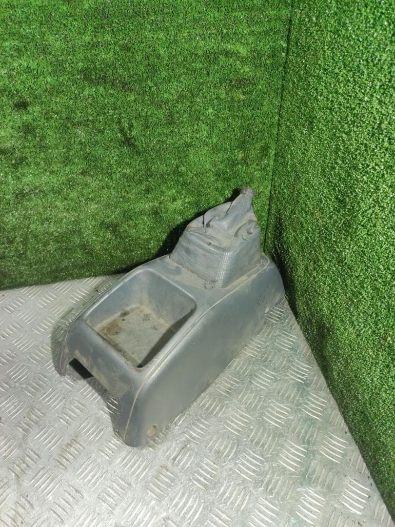 консоль салона Toyota Picnic 1 поколение XM10 2001, 2.2 л., дизель, МКПП, минивэн - фото №1