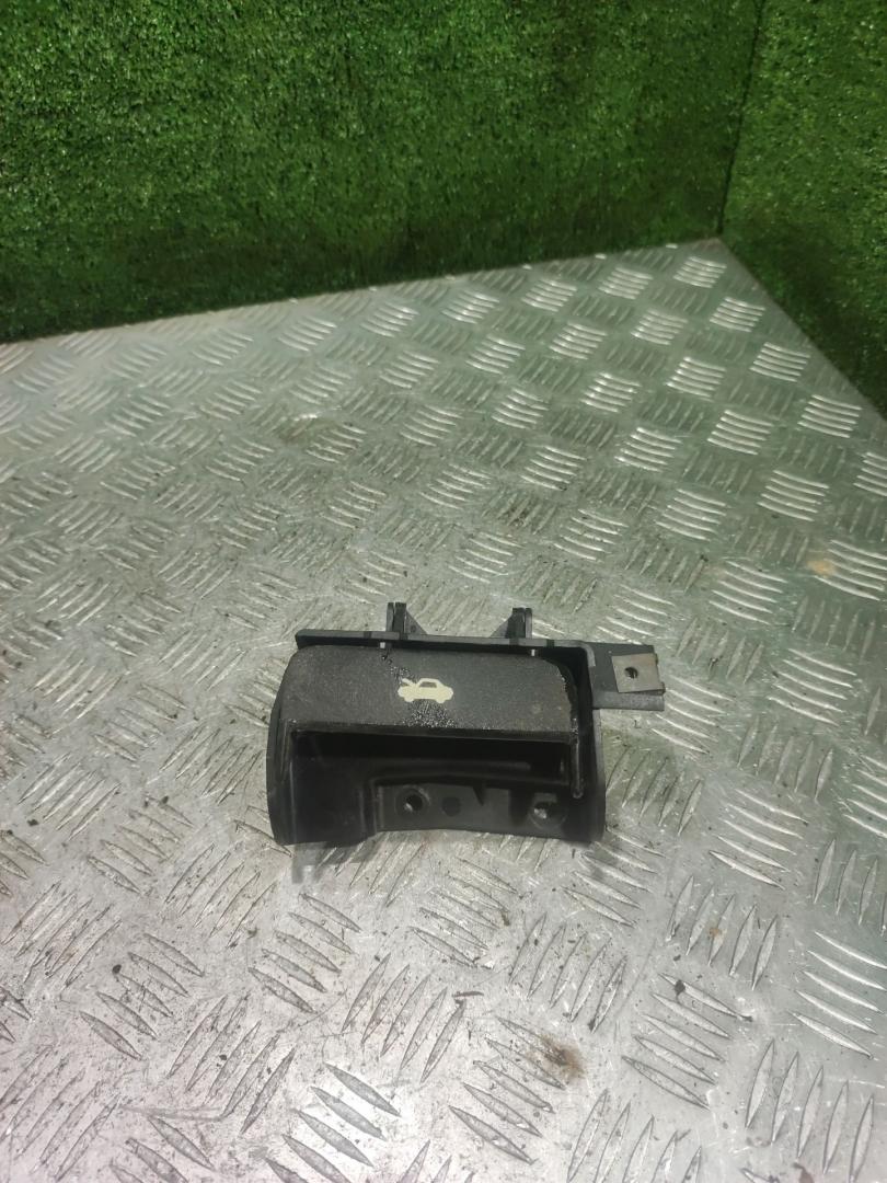 ручка открывания капота Chrysler Voyager 3 поколение 1999, 2.4 л., АКПП, минивэн - фото №1