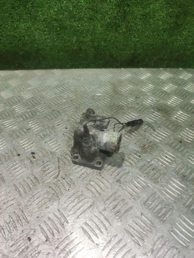 фланец (тройник) системы охлаждения Rover 600 Series 1 поколение 1997, 2.0 л., дизель - фото №1