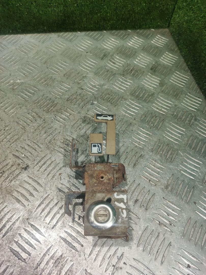 кнопка открытия лючка топливного бака Rover 600 Series 1 поколение 1997, 1.8 л., бензин, МКПП - фото №1