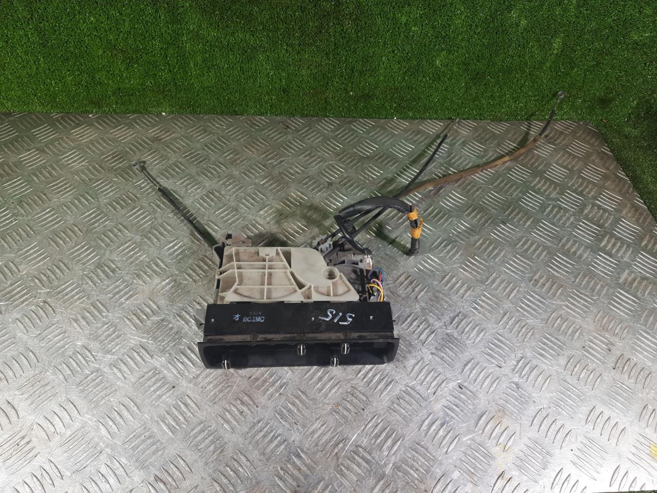 блок управления печки / климат-контроля Mazda 323 5 поколение 1997, 1.3 л., бензин, хетчбэк 3 дв. - фото №1