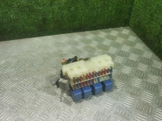 блок предохранителей Nissan Primera P10 1995, 1.6 л., бензин, МКПП, седан